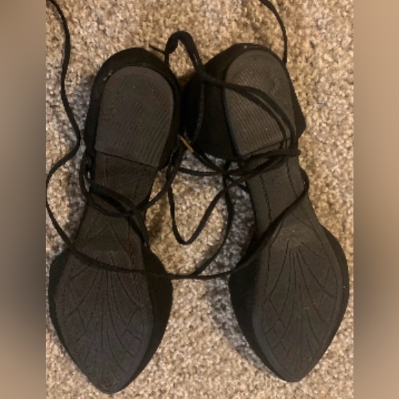 Charlotte Russe Women’s Black Pointed Toe Lace-Up Flats in Size 10 - Picture 6 of 7